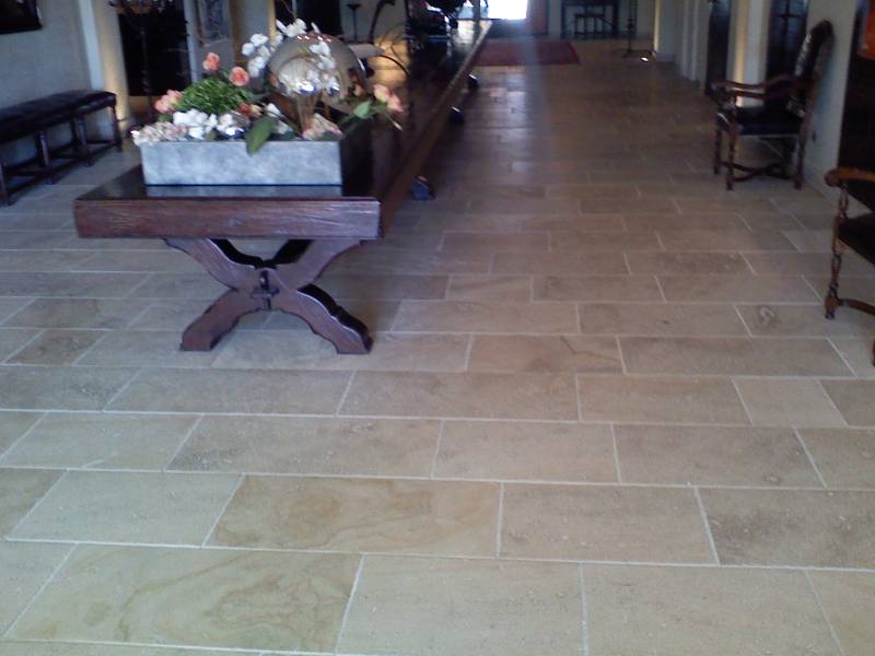 French Limestone for Flooring, Paving, Wall Cladding, and Antique Slabs