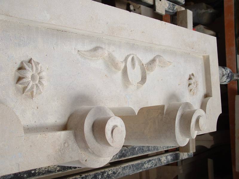 Marbrerie et taille de pierre décoration entre Montpellier et Avignon proche Nîmes dans le GARD