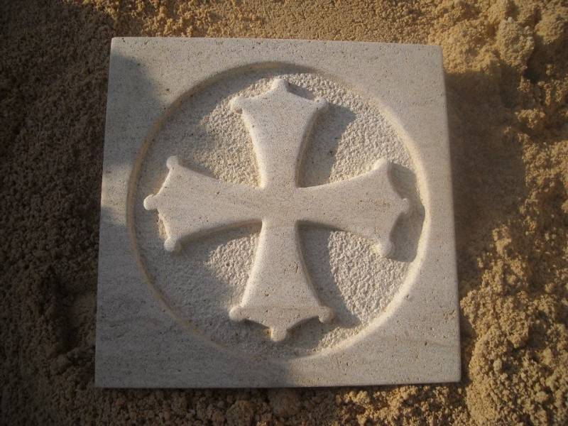 Bas relief en pierre proche Montpellier et Lunel dans l'Hérault en Occitanie