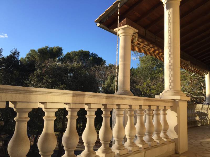 Pierre naturelle pour Balustre, balustrade à AVIGNON 84