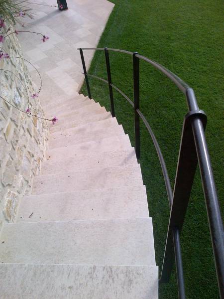 Escalier en pierre Sully Antique, Cannes, Grasse, Antibes, Cagnes sur Mer, Nice, Monaco