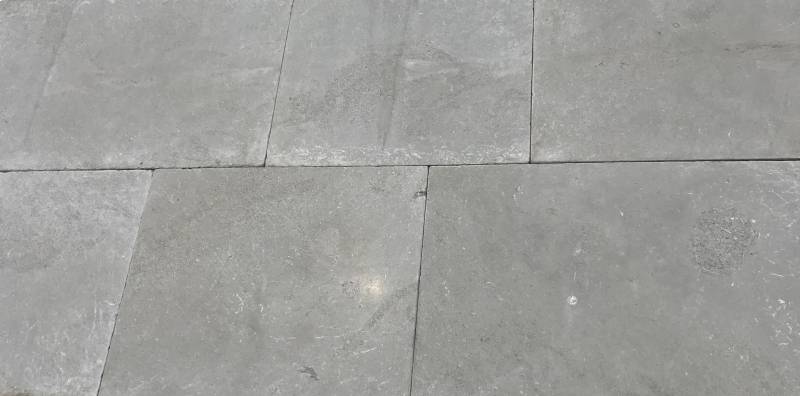 Dallage contemporain en pierre naturelle livraison de la région parisienne à Bordeaux