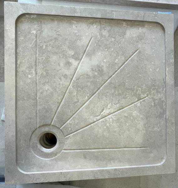 Le travertin FRANCEPIERRE allie élégance, durabilité et authenticité, faisant de chaque projet un espace raffiné et intemporel