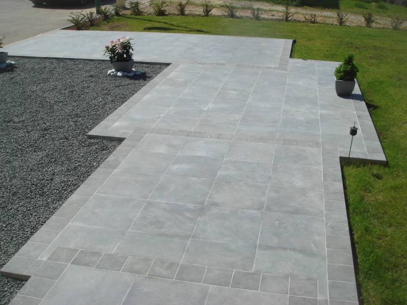 Cheminement en pierre naturelle grise, Montpellier