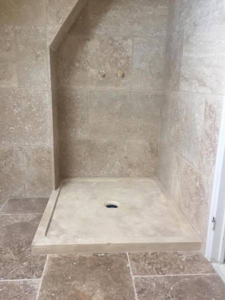 Le travertin, la pierre naturelle idéale pour votre salle de bain AIX-EN-PROVENCE