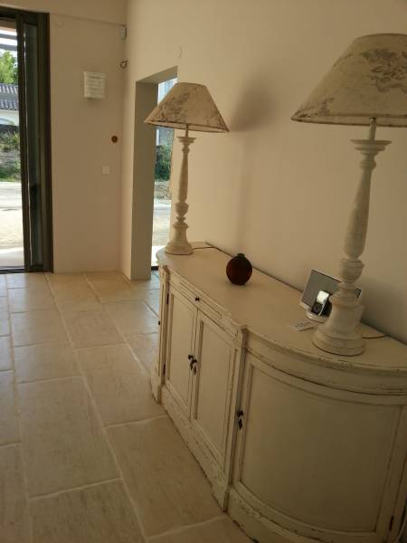 Sol en pierre extraite en Bourgogne clair uni, proche Cavaillon Vaucluse 84, Lubéron