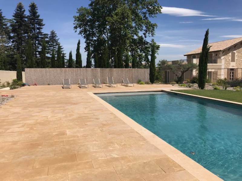 Pierre de Bourgogne Lanvigne / Coulmier margelle piscine et bassin Montpellier, Béziers