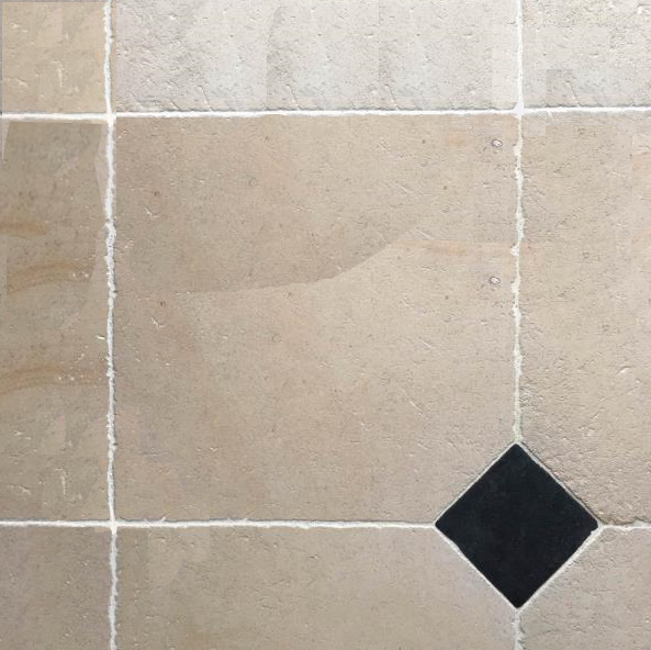 Pierre naturelle claire pour dallage et parement intérieur et extérieur par FRANCEPIERRE – Showroom au 36 rue de Bourgogne, Paris