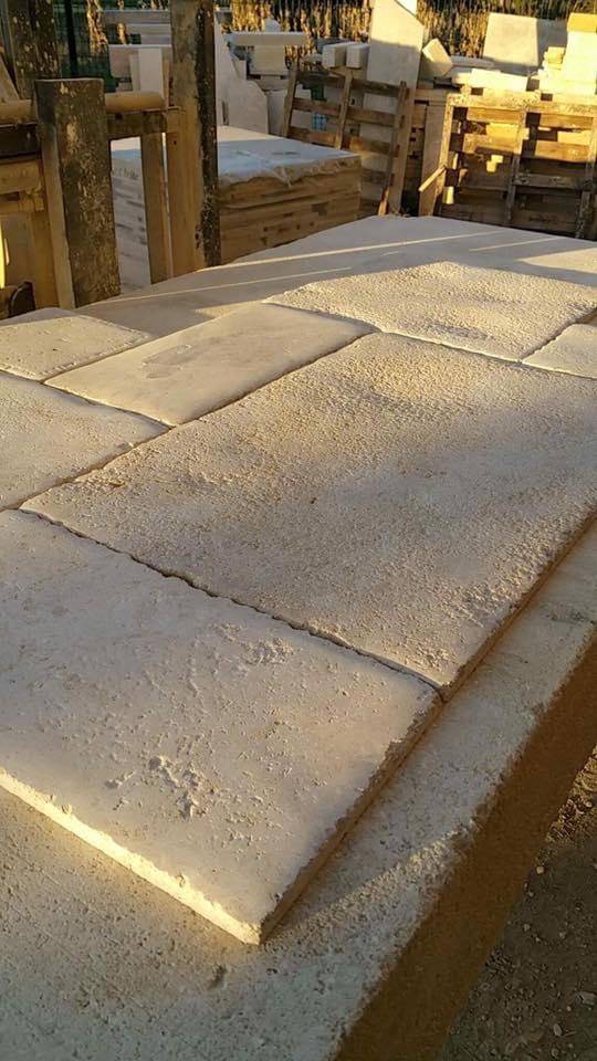 Pierre du Périgord, pierre de Dordogne pour dallage intérieur et terrasse extérieure, plage de piscine