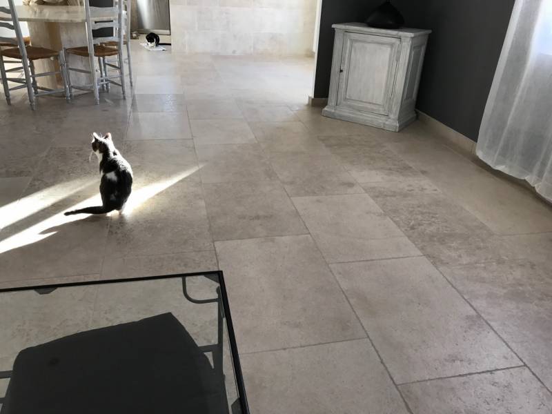 La pierre naturelle 36 rue de Bourgogne à Paris. Carrelage pierre naturelle Antique entre Montpellier et Avignon