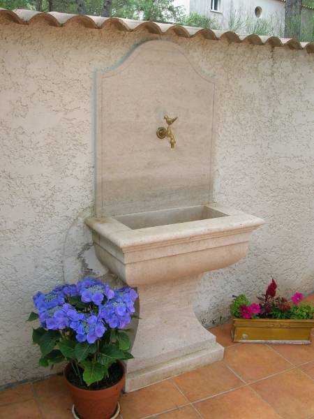 Marbrerie et taille de pierre décoration entre Montpellier et Avignon proche Nîmes dans le GARD