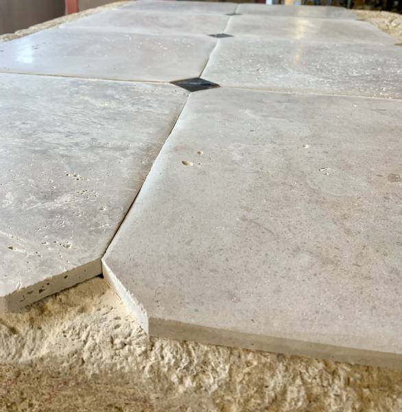 Travertin carrelage en pierre naturelle pour dallage terrasse et parement mural extérieur livraison Bordeaux et Angoulème