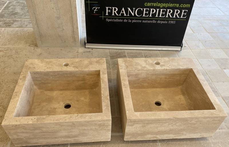 TRAVERTIN BORDEAUX, livraison avec camion hayon.