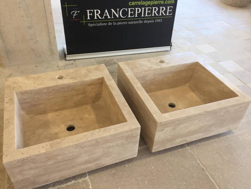 TRAVERTIN BORDEAUX, livraison avec camion hayon.