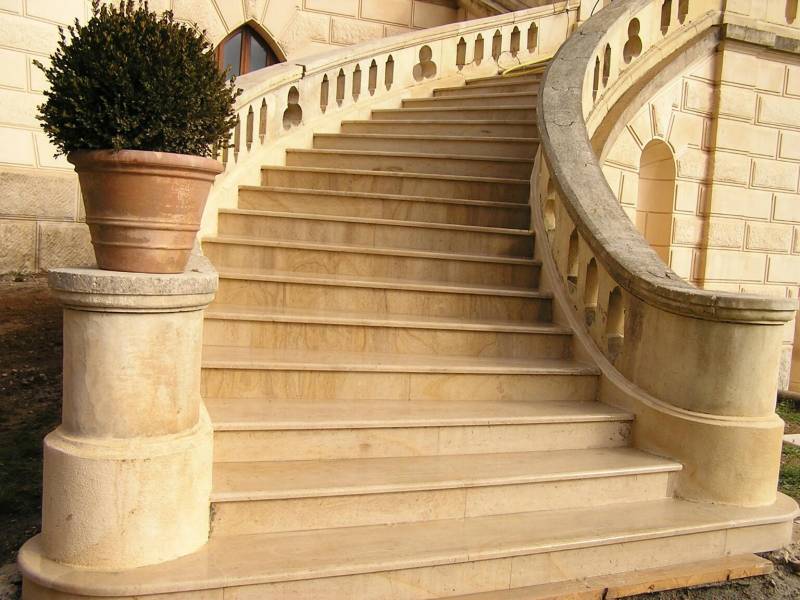 Escalier, seuil, appui de fenêtre, couvertine en pierre naturelle, Saint Tropez, Cogolin et Grimaud