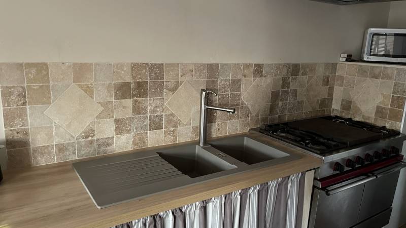 Parement Travertin, pierre naturelle pour dallage en parement mural Vaucluse Lubéron Cavaillon 84