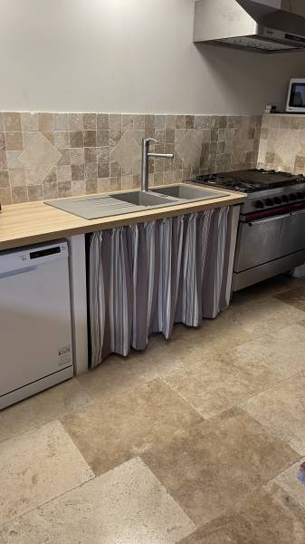 Travertin cuisine proche Bordeaux, usine et stock en Dordogne entre Périgueux et Bergerac