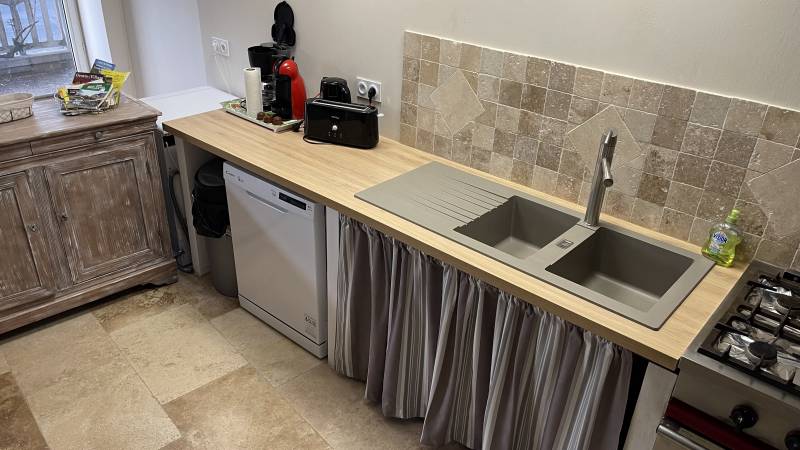 Travertin cuisine et salon proche Bordeaux, usine et stock en Dordogne entre Périgueux et Bergerac