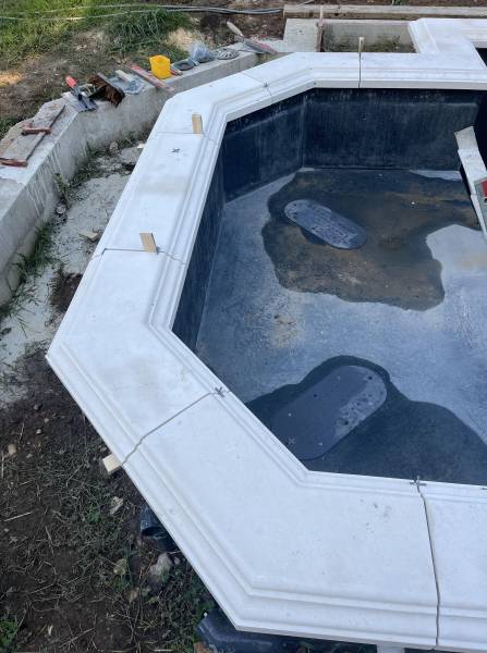 Margelle de piscine en pierre naturelle LYON et VILLEFRANCHE 69