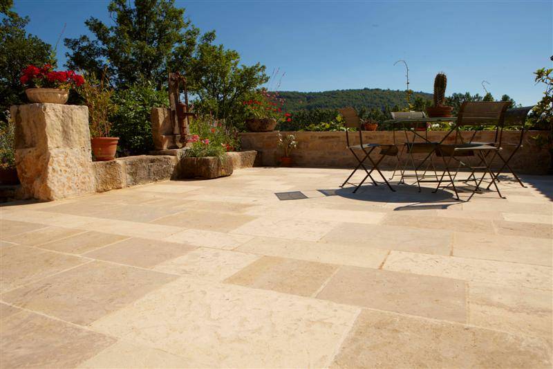 Dallage pierre de Bourgogne