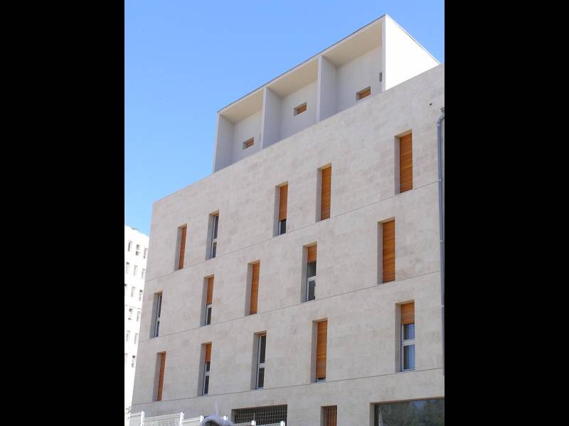 SEMOND DORÉ NUANCÉ. Pierre naturelle provenant de Bourgogne sans IGP, carrière BABOUILLARD Eric.