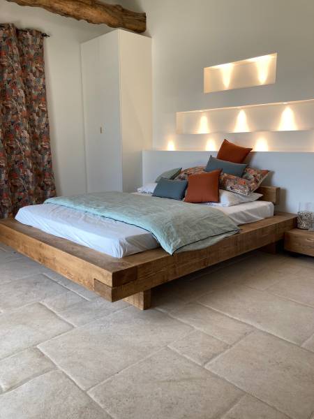 Dallage intérieur chambre en pierre naturelle Mauvy vieilli et patinée à la main