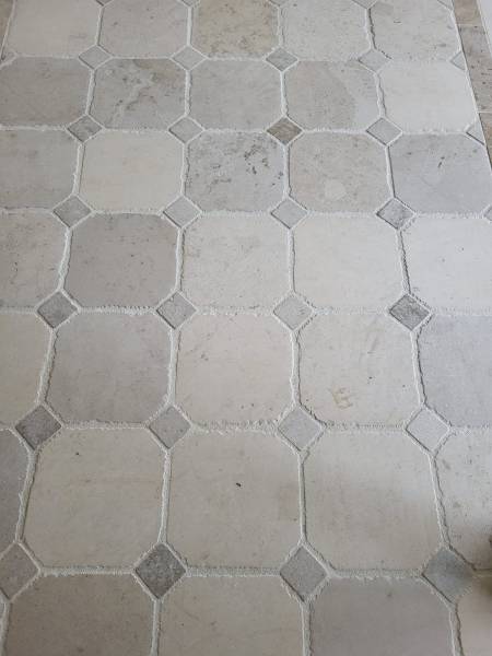 Dallage cabochon ton sur ton FRANCEPIERRE COLOMBIERS 34 entre Béziers et Narbonne 