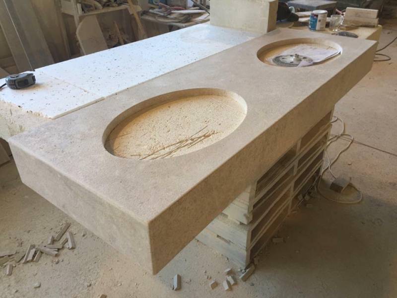 Tailleur de pierre à proche MONTAREN, et UZES dans le GARD 30