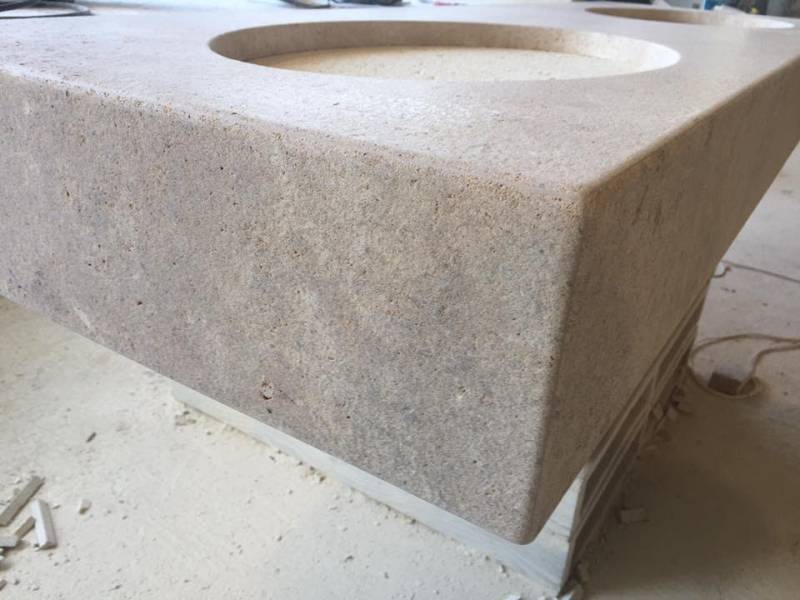 Assemblage et collage pour effet massif sur pierre naturelle proche Montpellier, RENNES