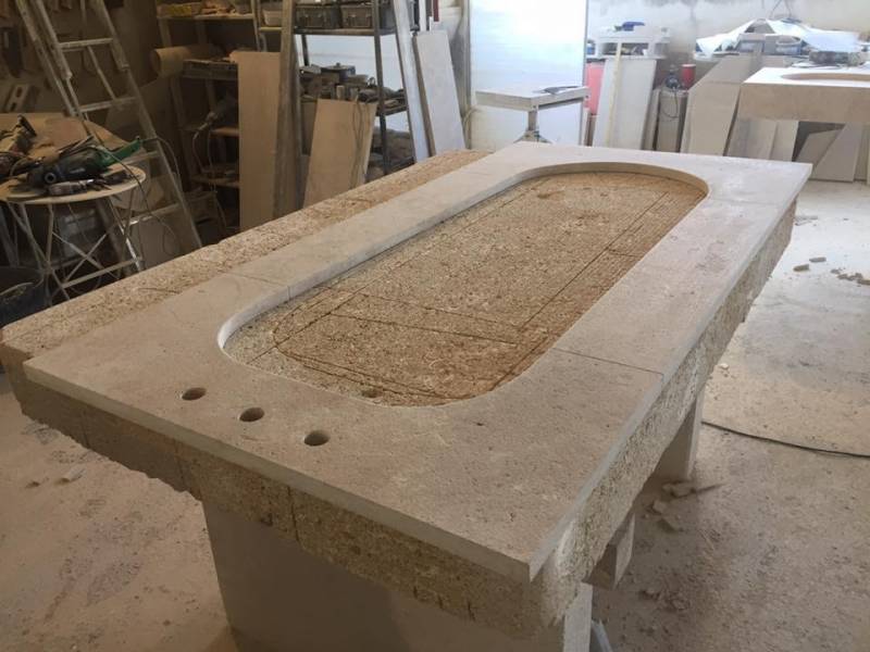 Taille de pierre à UZES, AVIGNON et NIMES