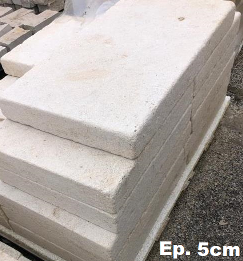 Margelle beige clair en pierre naturelle