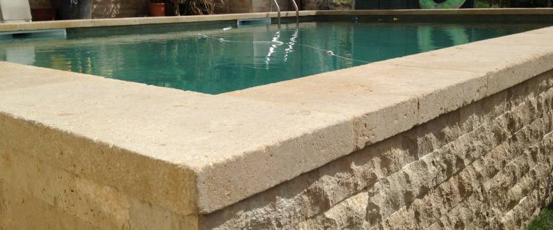 PIERRE DE DORDOGNE chantier UZES