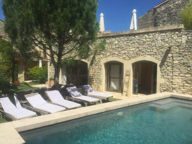 Margelle en pierre naturelle de Dordogne