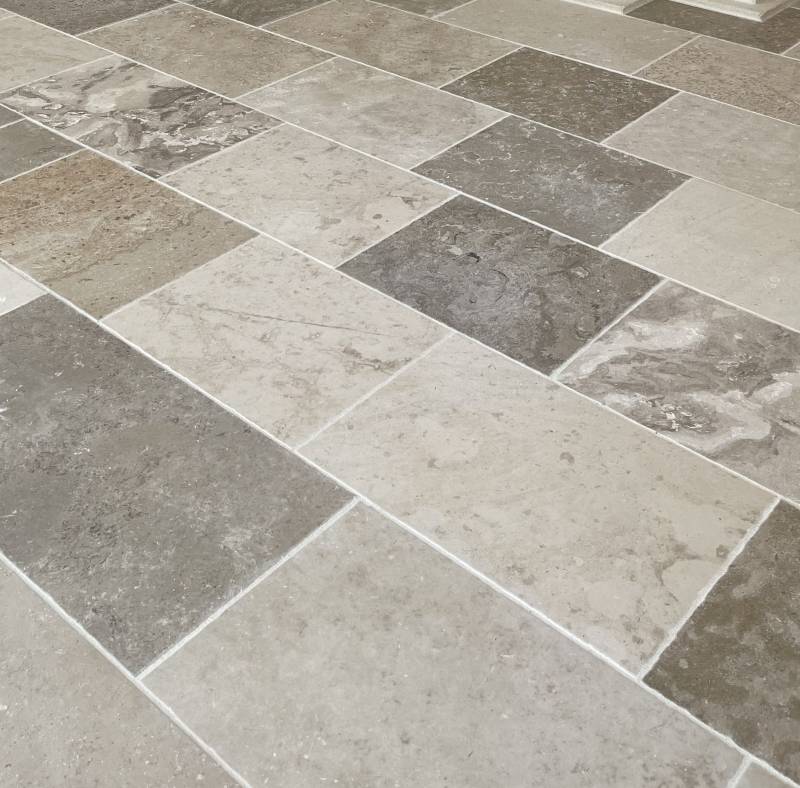 Dalle de Dordogne, dallage du Périgord en pierre naturelle vieillie, Gris, Beige, Taupe, cappuccino. Bordeaux