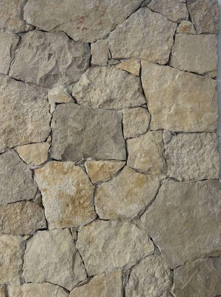 Parement Pierre des Cévennes : l’authenticité de la pierre naturelle, rendu pierre sèche