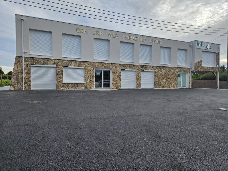 Parement pierre naturelle à coller pour mur rendu pierre sèche en intérieur et extérieur de Nantes à Nice, de Lyon à Bordeaux, de Bastia à Ajaccio