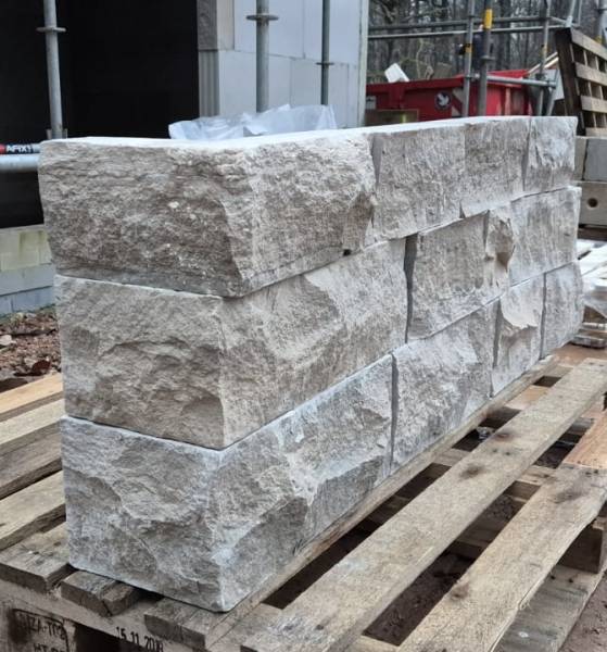 Parement Pierre Grise et Grège du Périgord Moellon Régulier Face Éclatée Naturelle - Livraison en Europe.