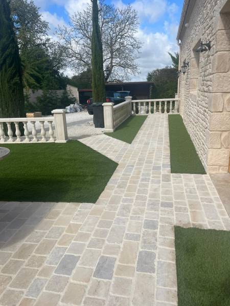 Pavé en pierre du Périgord, Montagnac et Sainte-Croix