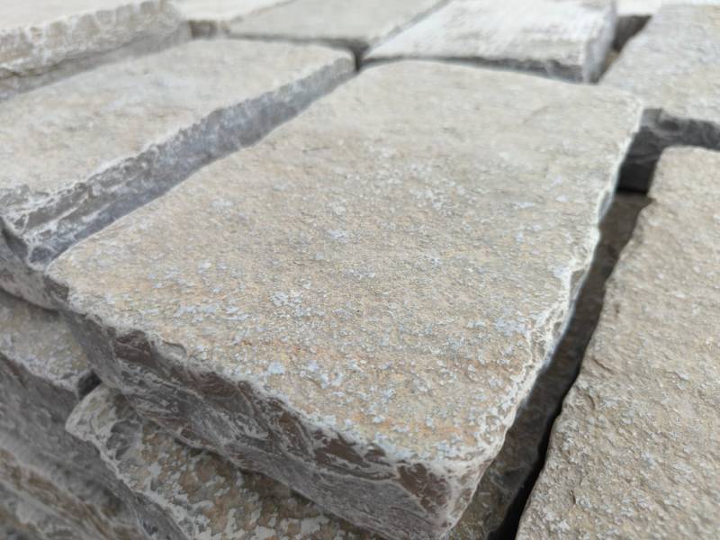 Pavé ancien en pierre naturelle d'Inde