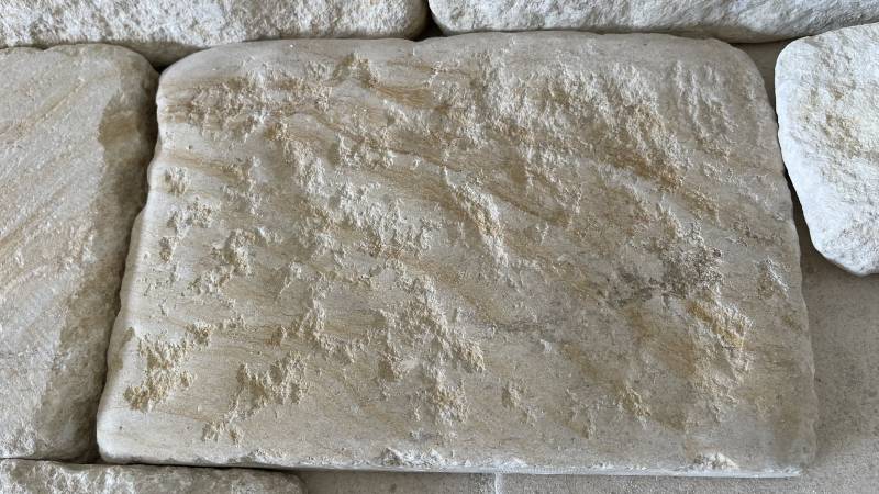 Pavé en pierre naturelle de Dordogne Périgord Montagnac d'Auberoche, (gisement Limeyrat)