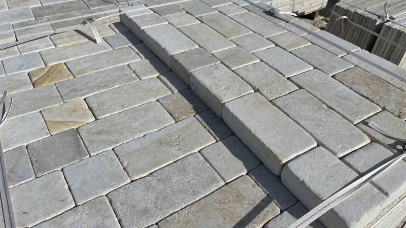 Pavé en pierre naturelle de Dordogne Périgord Montagnac d'Auberoche, (gisement Limeyrat)