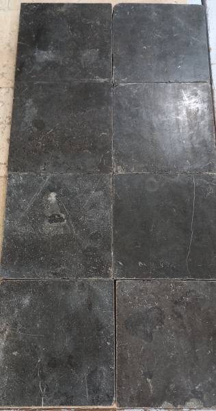 Bleu du Hainaut, pierre de Belgique noire, grise selon finition, La Pierre Naturelle au Showroom de Paris : 36 rue de Bourgogne 75007 PARIS (uniquement sur RDV)