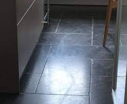 Pierre Bleue du Hainaut Vieilli et patiné à la main pour dallage exceptionnel en pierre naturelle, livraison Bordeaux