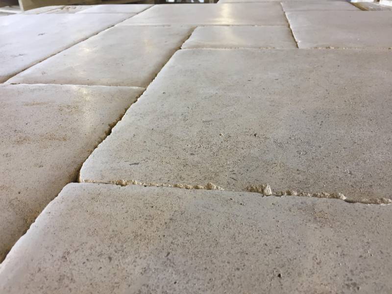 Fournisseur dalle en carrelage pierre naturelle Travertin et pierre de France livraison Biarritz et Bayonne