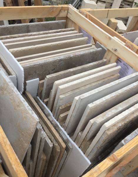 Dalle de Dordogne, dallage du Périgord en pierre naturelle vieillie, Gris, Beige, Taupe, cappuccino...LYON