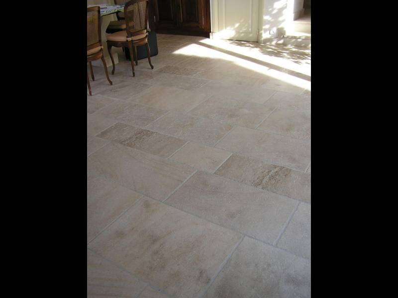 Pierre du Périgord pour dallage en intérieur et extérieur, réalisations à Paris