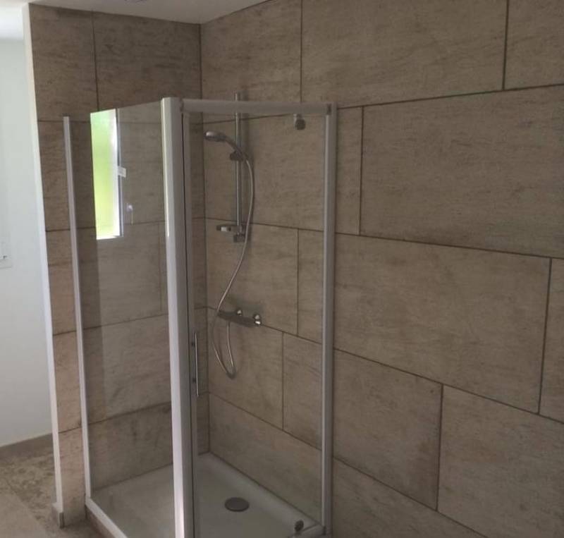 Pierre naturelle pour sol et mur salle de bain, plan vasque, dallage, livraison Paris, Bordeaux