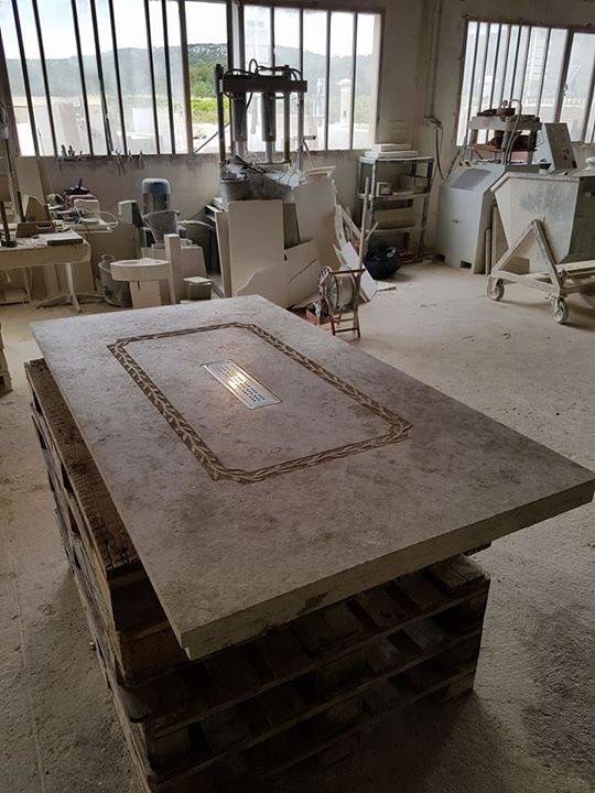 Marbrerie et taille de pierre décoration entre Montpellier et Avignon proche Nîmes dans le GARD