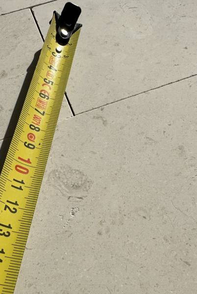 Pierres du Périgord : Sainte-Croix (Créma Luna), Montignac (Montagnac d'Auberoche) et Antica © – L’Excellence de la Pierre Naturelle