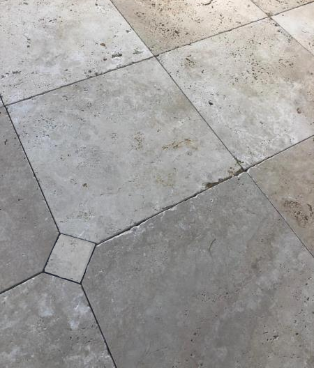 Pierre Travertin – Fabricant et spécialiste de la pierre naturelle avec FRANCEPIERRE